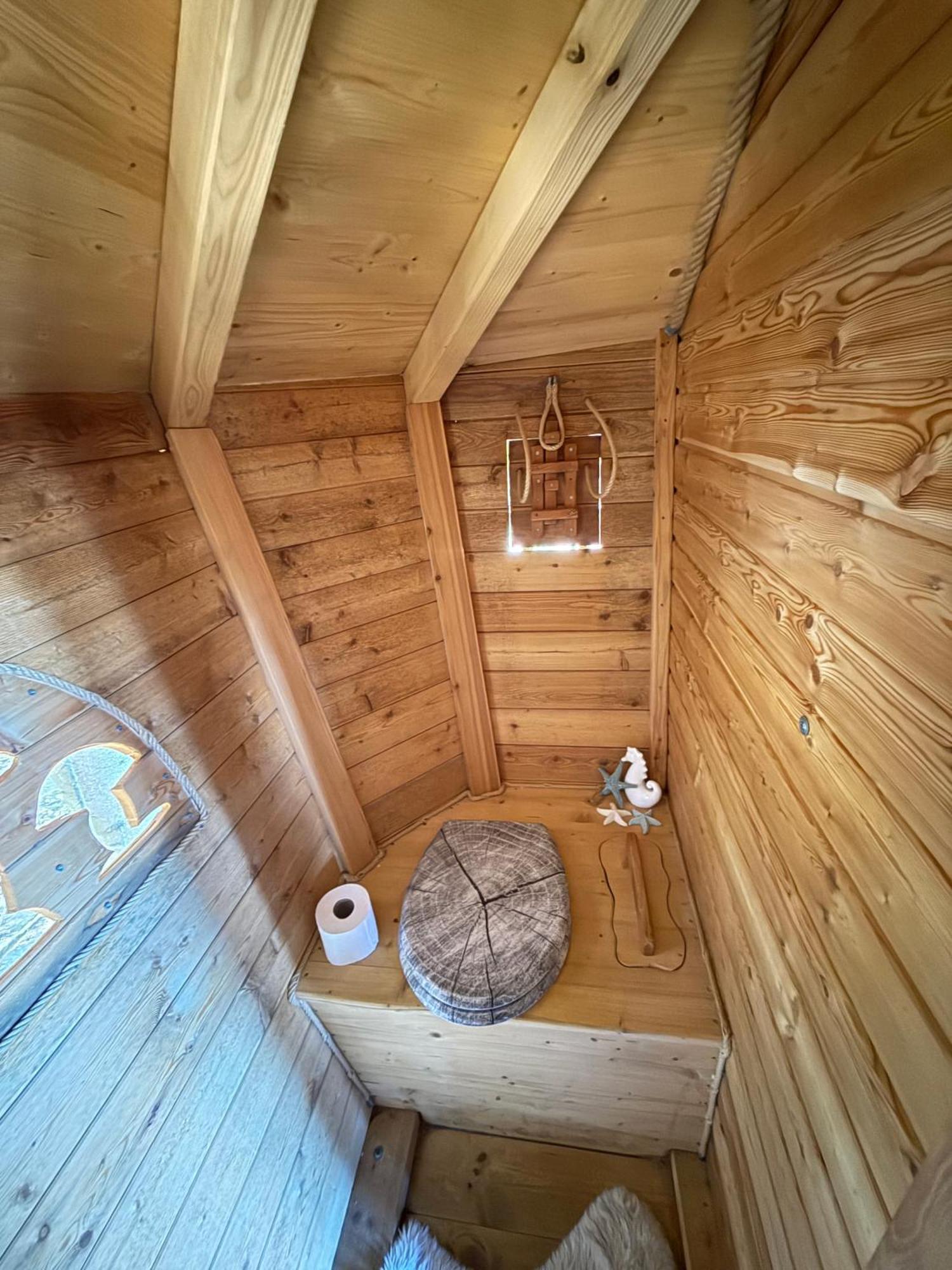 Treehouse U Rybnika Hotel Osecna Exterior photo
